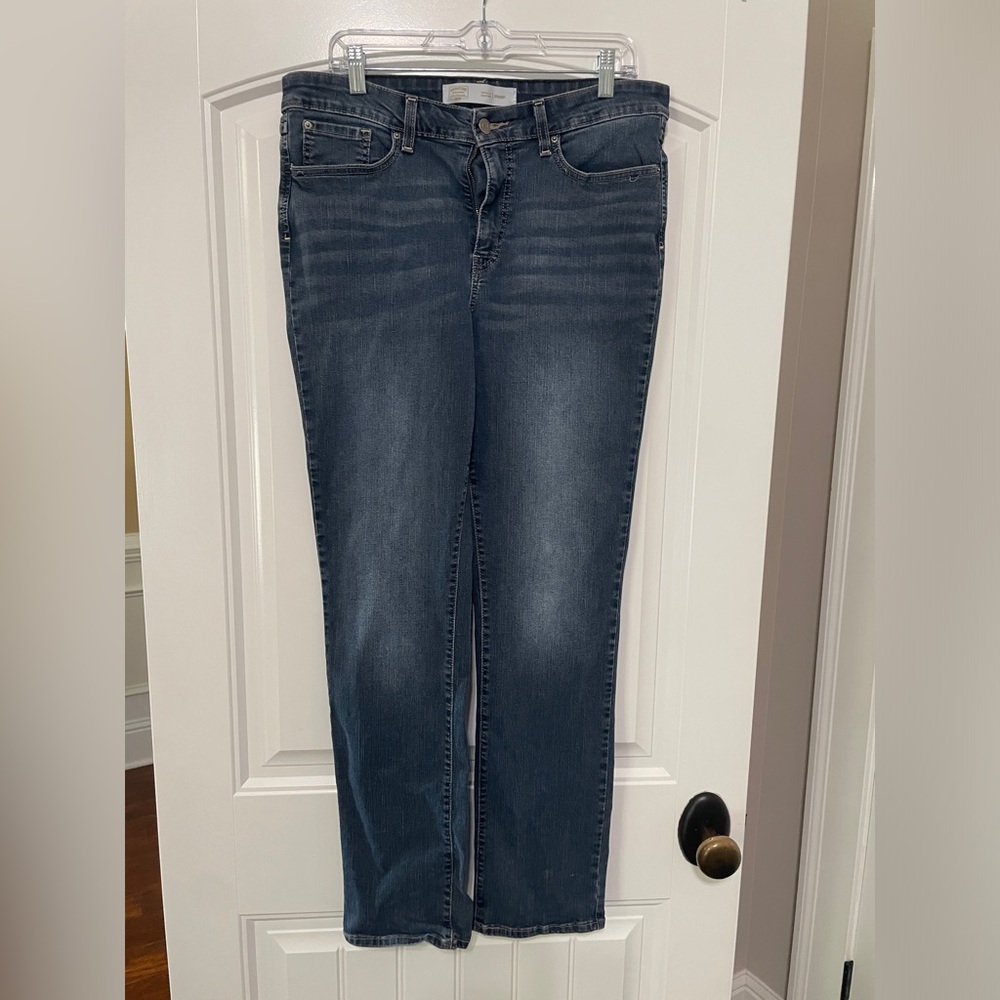 Levi’s Totally Shaping Straight Jeans